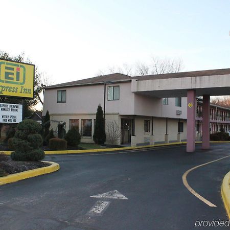 Express Inn - Wall Farmingdale Eksteriør billede